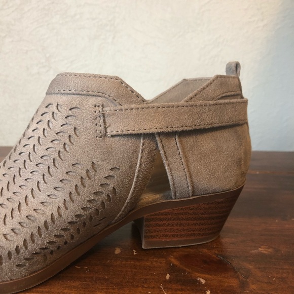 Soda perforated ankle boot - Picture 6 of 7